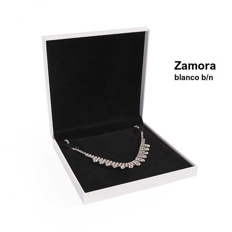 Zamora white necklace case 160x160x35 mm.
